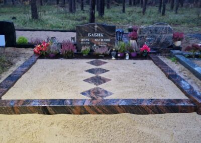 Мемориальный комплекс из гранита Аврора (Aurora) Таллин цена