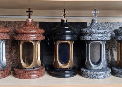 Гранитные лампады для кладбищ Эстонии — Avrora Kivi Graniidist hauapiirded и laternad Tallinnas